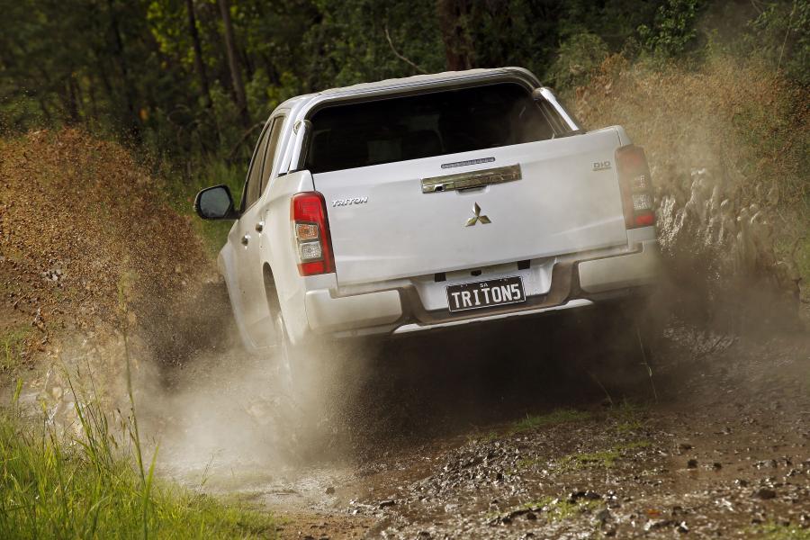  Mitsubishi Triton GLS Premium Club Cab 2019 года  (AU) (фото 23 из 38)